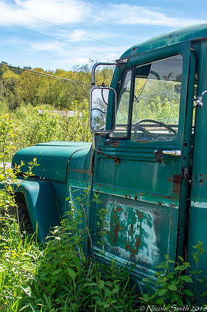 Old WIlly Jeep Truck - side view